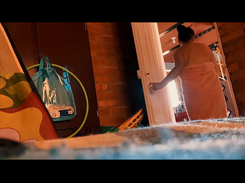 ❤️ Moj stric mi sledi v tuš kabino in me jebe, medtem ko se tuširam. ❤️❌ Super pornič na sl.zoomporno.ru ❌️