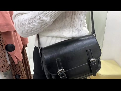❤️ Javna masturbacija mlade kurbe FeralBerry z dildom v garderobi ❤️❌ Super pornič na sl.zoomporno.ru ❌️